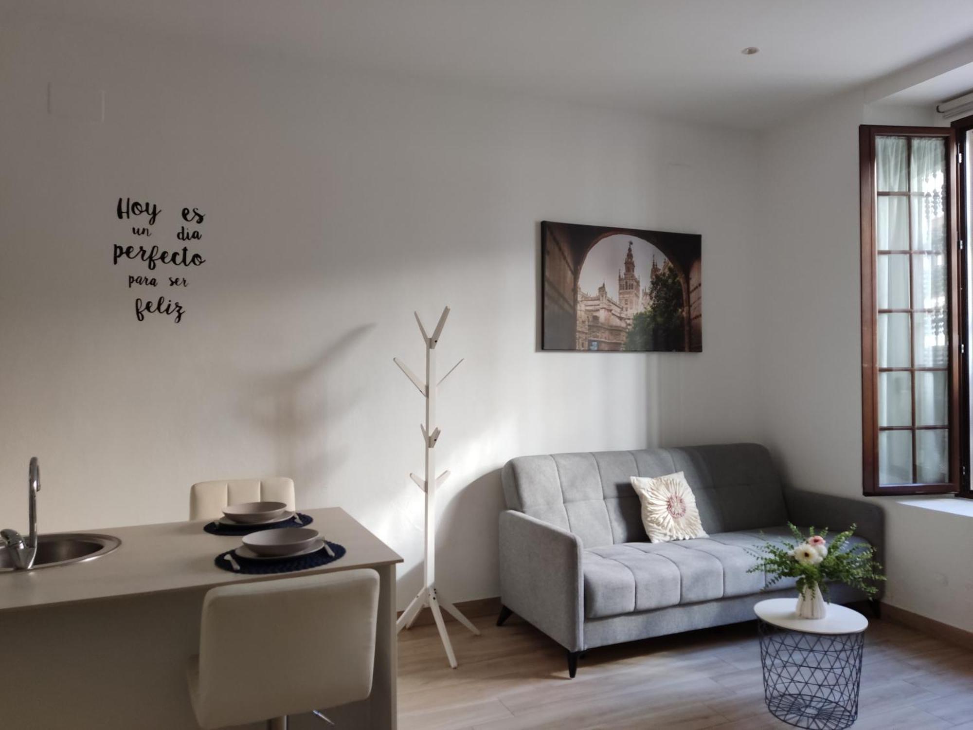 Estudio Moderno Con Opcion De Garaje Apartment Seville Exterior photo
